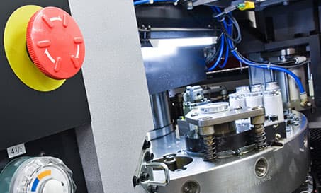 Systèmes de contrôle de sécurité Hengstler pour la protection des machines et la sécurité du personnel